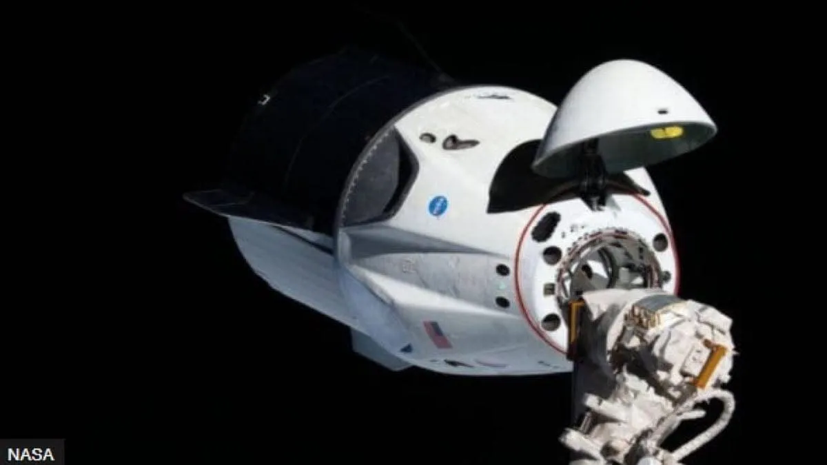 ยานอวกาศ Crew Dragon ในภารกิจ Crew-1 ของ SpaceX และ NASA เทียบท่าสถานีอวกาศได้สำเร็จ